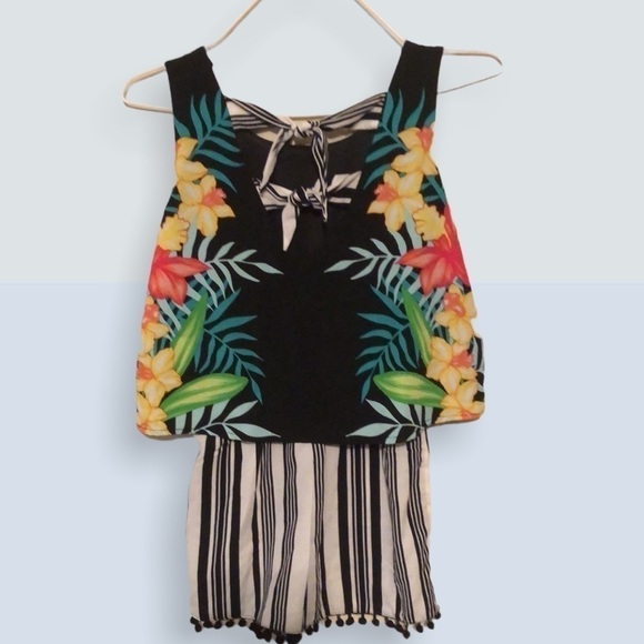 Takara Girls short romper, sz medium - Picture 2 of 8